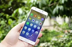 Samsung Galaxy S22 Recenze